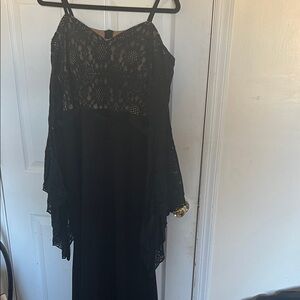SHEIN Black Lace Overlay Maxi Dress With Lace Bell Sleeves